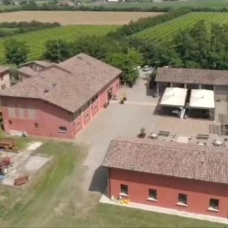 Agriturismo Corte Dei Landi Cade Exterior photo
