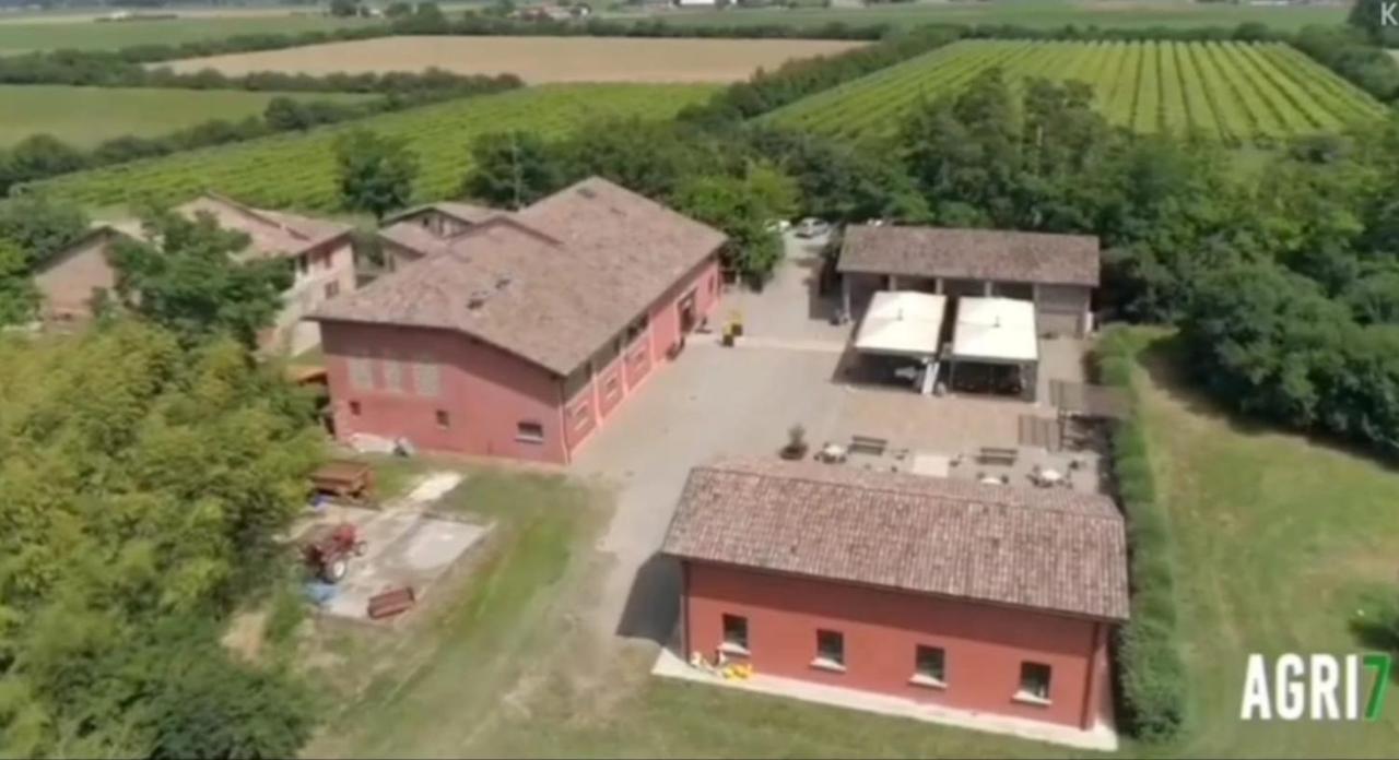 Agriturismo Corte Dei Landi Cade Exterior photo